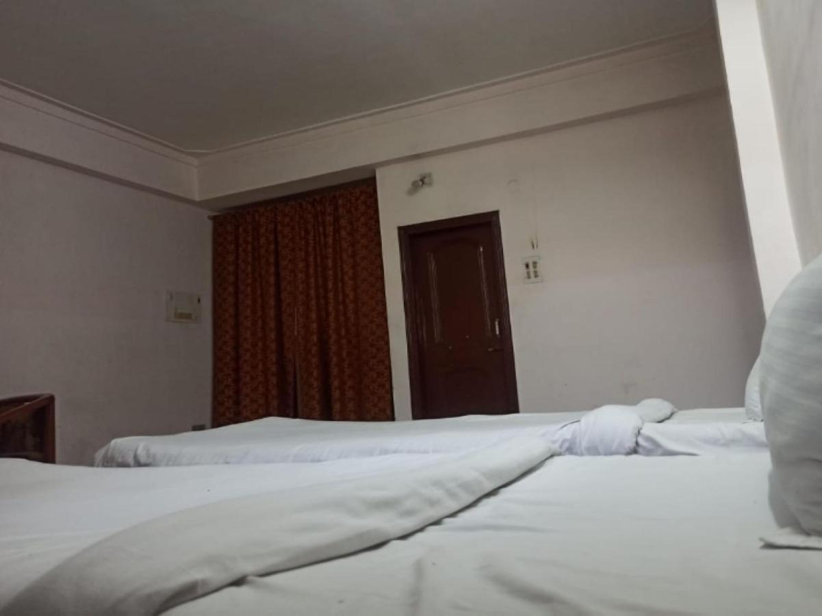 Oyo 80830 Hotel Buddha International ブッダガヤ エクステリア 写真